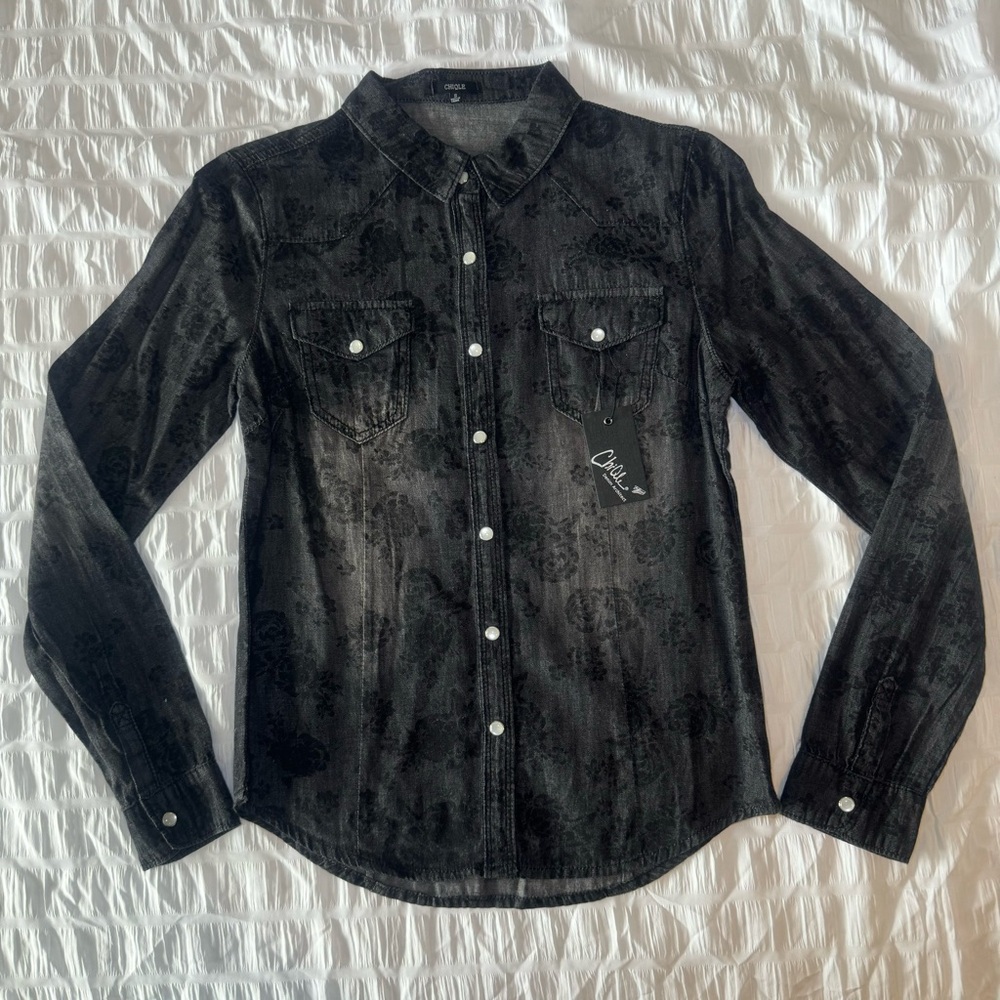 Chiqle Dark Wash Long Sleeve Button-Up, Small Women